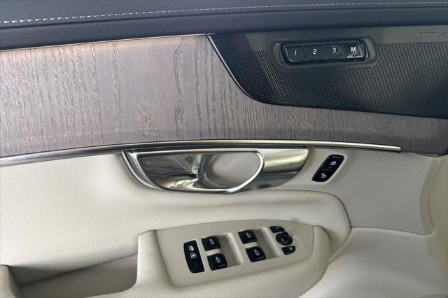 2026 Volvo XC90 Plug-In Hybrid Ultra, T8 AWD, Electric/Gasoline, Bright, 7 Seats