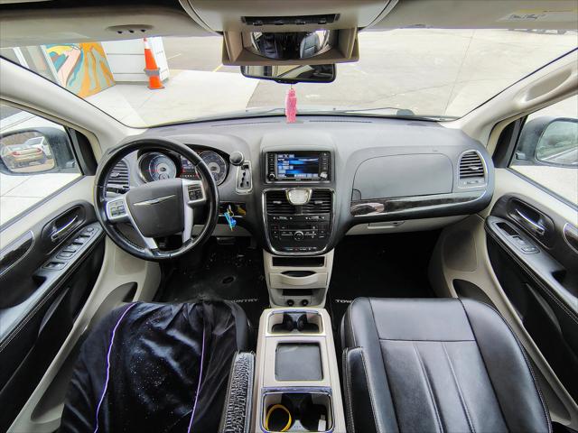 2013 Chrysler Town and Country Touring