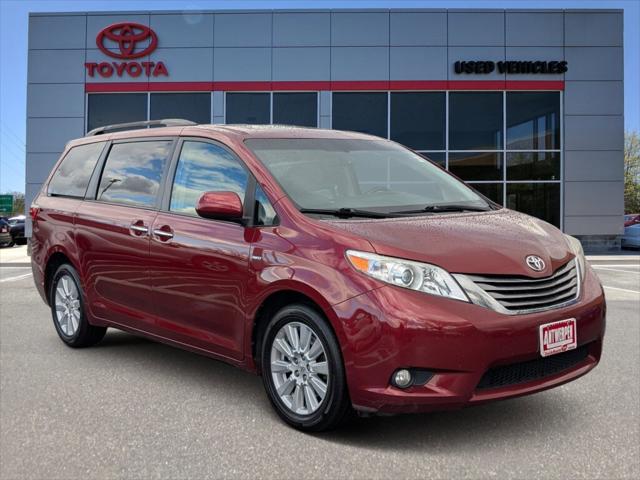 2017 Toyota Sienna XLE Premium 7 Passenger