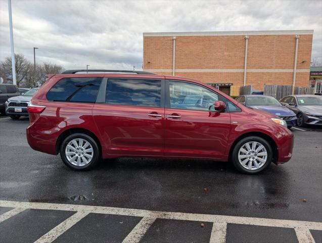 2017 Toyota Sienna XLE Premium 7 Passenger