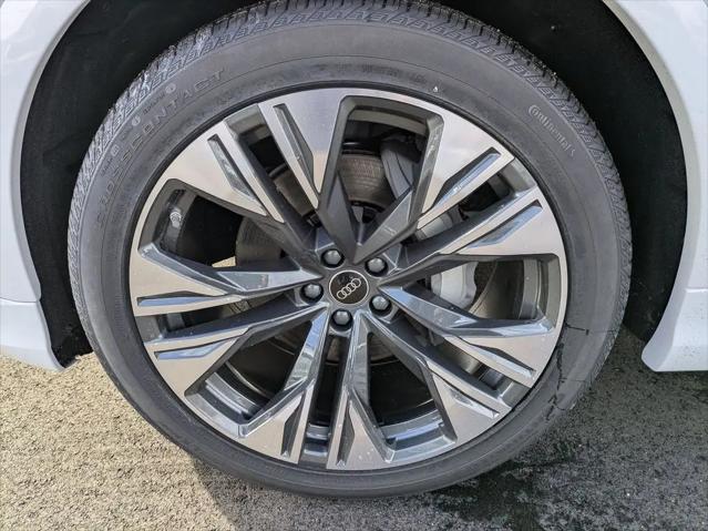 2026 Audi Q8 Premium Plus 55 TFSI quattro Tiptronic