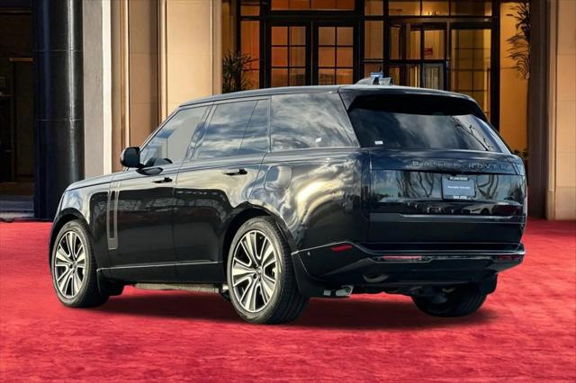 2025 Land Rover Range Rover P550e SE