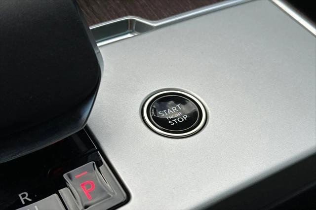 2025 Land Rover Range Rover P550e SE