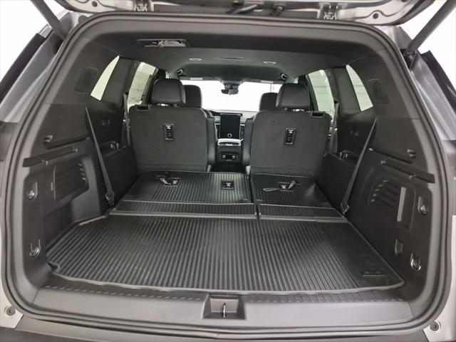 2026 GMC Acadia Elevation FWD