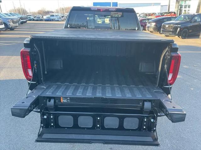 2024 GMC Sierra 1500 4WD Crew Cab Short Box AT4
