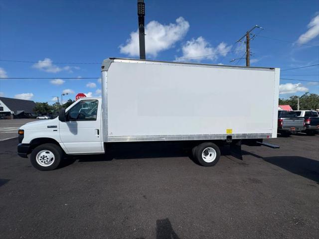 2017 Ford E-350 Cutaway Base