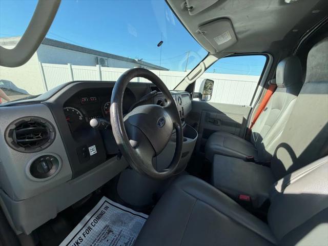2017 Ford E-350 Cutaway Base