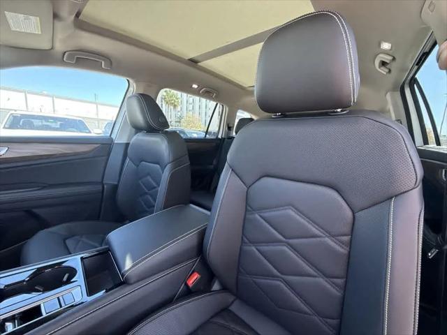 2026 Volkswagen Atlas SE with Technology