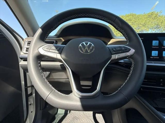 2026 Volkswagen Atlas SE with Technology