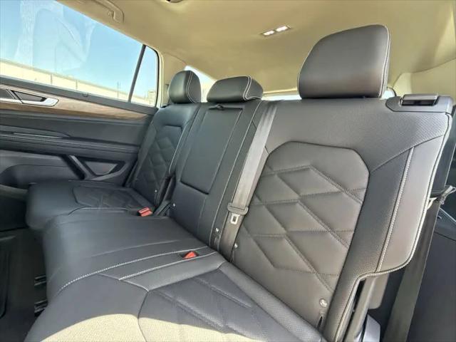 2026 Volkswagen Atlas SE with Technology