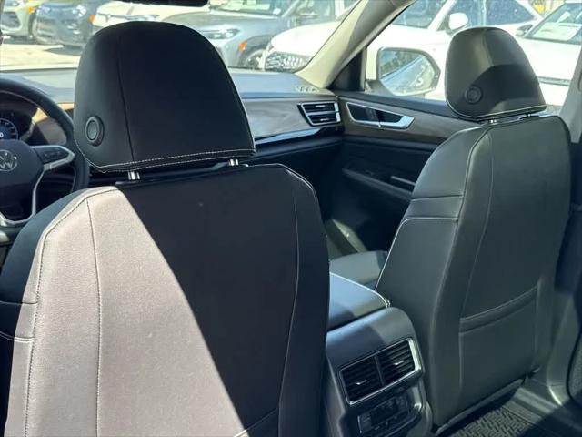 2026 Volkswagen Atlas SE with Technology