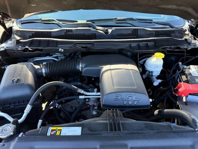 2022 Ram 1500 Classic SLT Crew Cab 4x2 5'7" Box