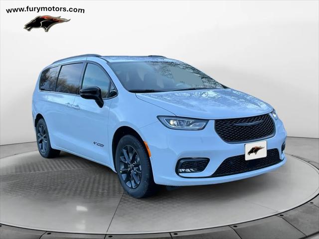 2026 Chrysler Pacifica Select AWD for sale in South St. Paul, MN