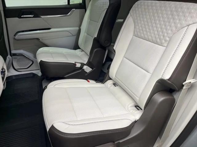 2026 GMC Acadia Denali FWD