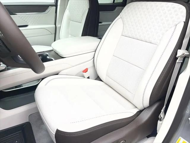 2026 GMC Acadia Denali FWD