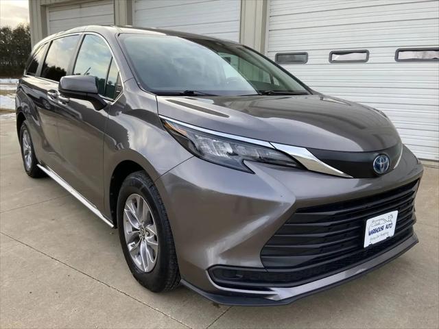 2024 Toyota Sienna LE for sale in Swisher, IA
