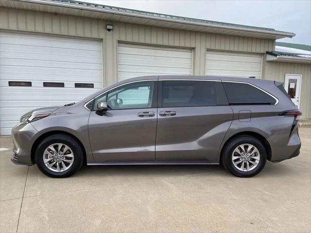 2024 Toyota Sienna LE