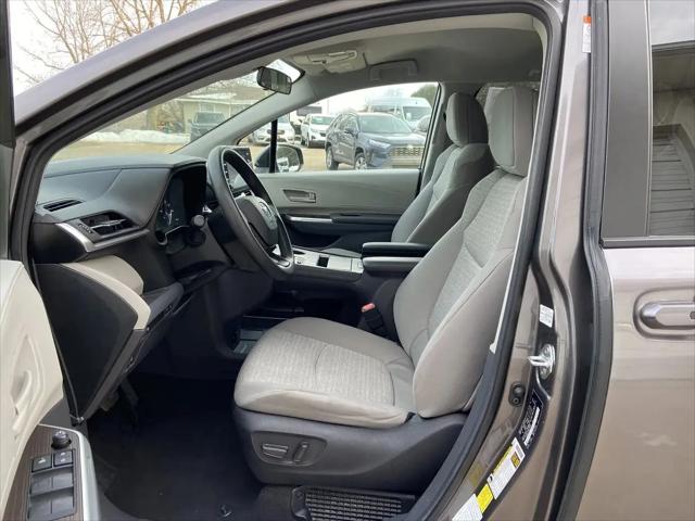 2024 Toyota Sienna LE