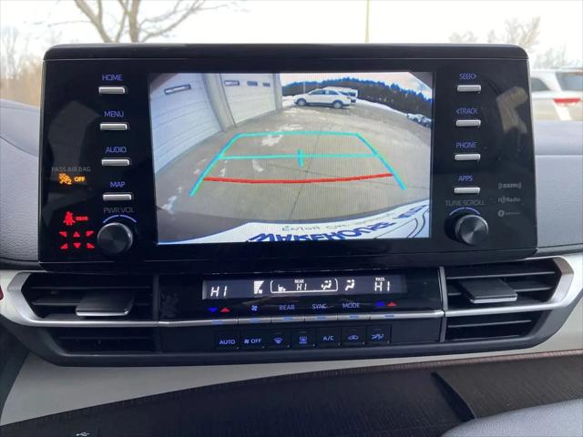 2024 Toyota Sienna LE