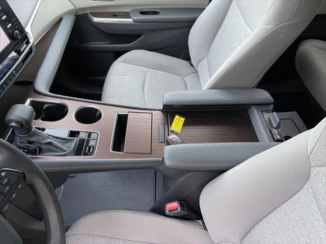 2024 Toyota Sienna LE
