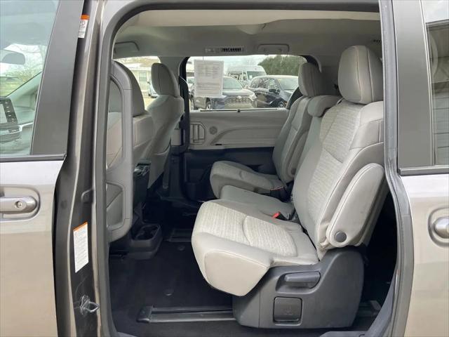 2024 Toyota Sienna LE