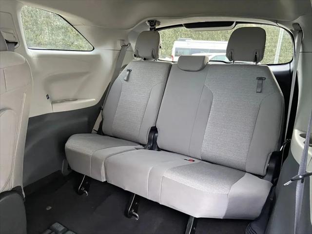 2024 Toyota Sienna LE