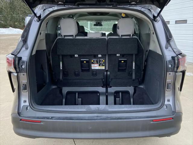 2024 Toyota Sienna LE