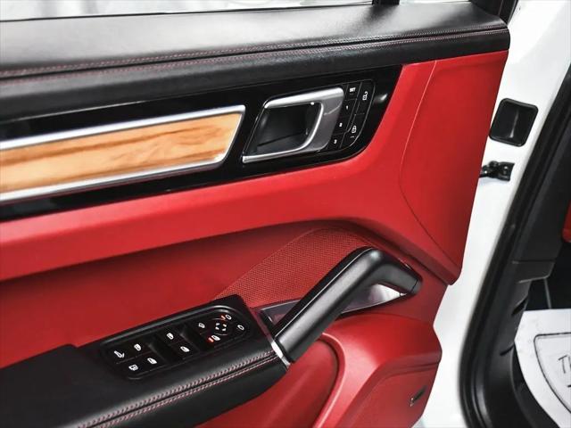 2023 Porsche Cayenne E-Hybrid Turbo S