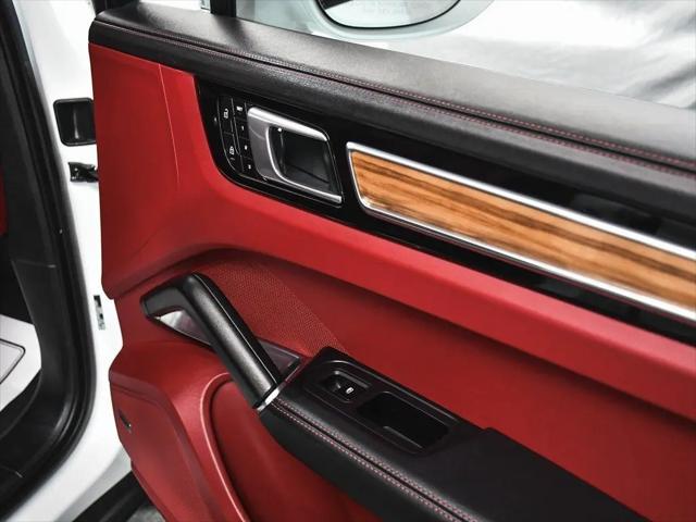 2023 Porsche Cayenne E-Hybrid Turbo S