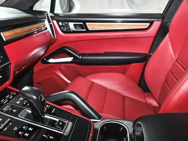 2023 Porsche Cayenne E-Hybrid Turbo S
