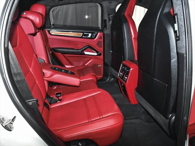 2023 Porsche Cayenne E-Hybrid Turbo S