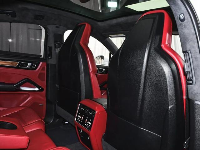 2023 Porsche Cayenne E-Hybrid Turbo S