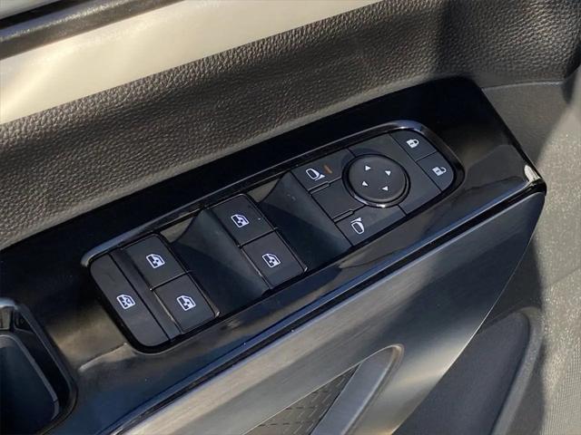 2025 Nissan Pathfinder SL FWD
