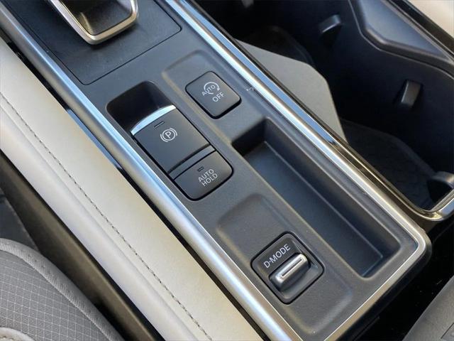 2025 Nissan Pathfinder SL FWD