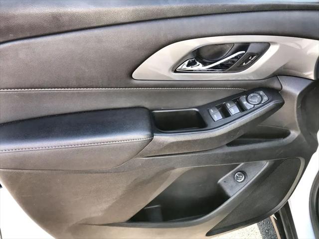 2023 Chevrolet Traverse AWD LT Cloth