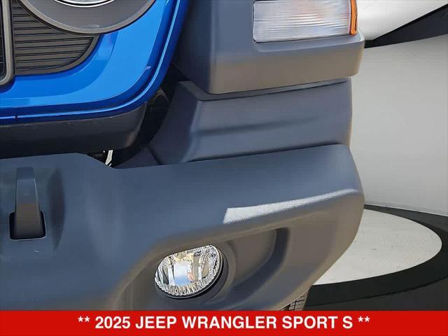 2025 Jeep Wrangler 4-Door Summit 4x4
