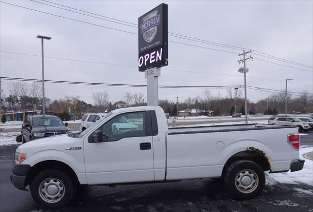 2011 Ford F-150 XL 4x2 2dr Regular Cab Styleside 8 ft. LB