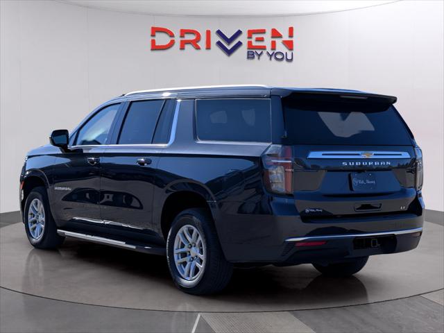 2023 Chevrolet Suburban 2WD LT