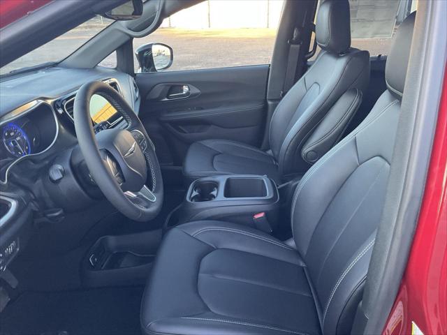 2026 Chrysler Pacifica Select AWD