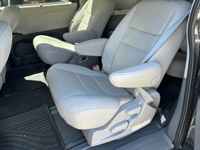 2020 Toyota Sienna XLE Premium