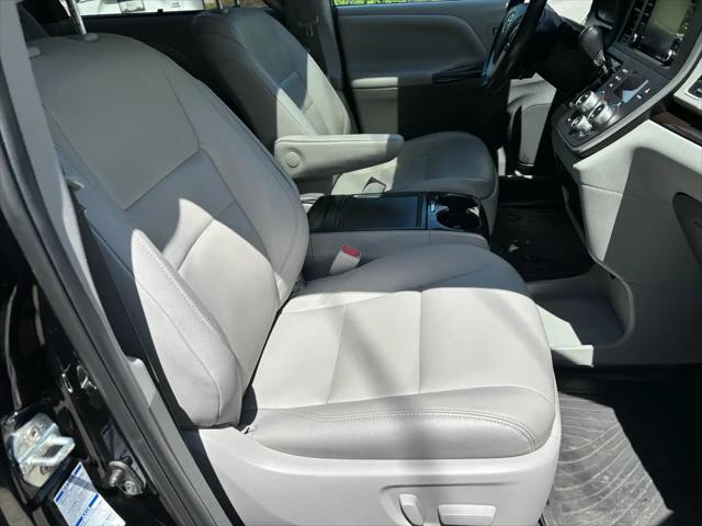 2020 Toyota Sienna XLE Premium