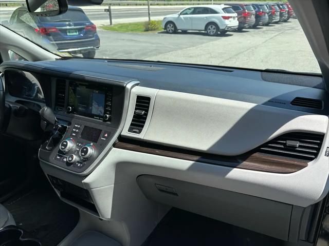 2020 Toyota Sienna XLE Premium