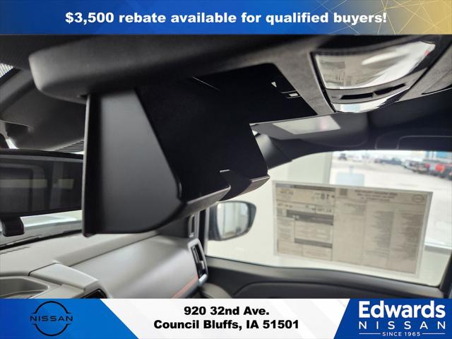 2026 Nissan Frontier Crew Cab Long Bed PRO-4X 4x4