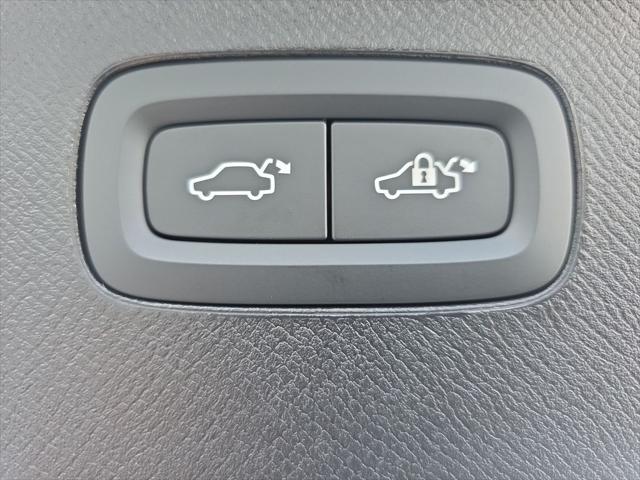 2026 Volvo XC90 Plus, B6 AWD Gas (mild hybrid), Gasoline, Bright, 7 Seats