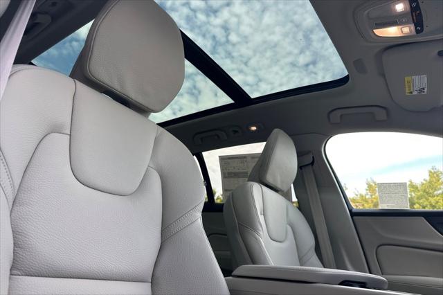 2026 Volvo V60 Cross Country Plus, B5 AWD Gas (mild hybrid)