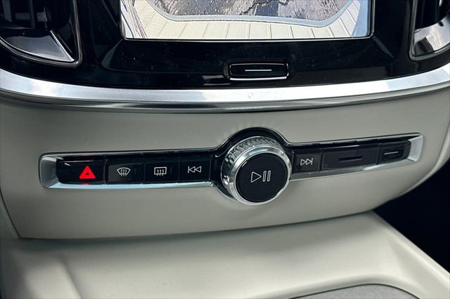 2026 Volvo V60 Cross Country Plus, B5 AWD Gas (mild hybrid)