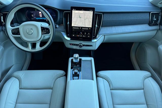 2026 Volvo XC90 Plug-In Hybrid Ultra, T8 AWD, Electric/Gasoline, Bright, 7 Seats
