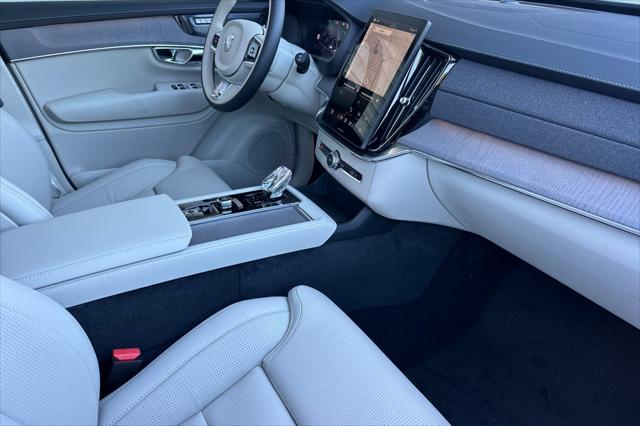 2026 Volvo XC90 Plug-In Hybrid Ultra, T8 AWD, Electric/Gasoline, Bright, 7 Seats