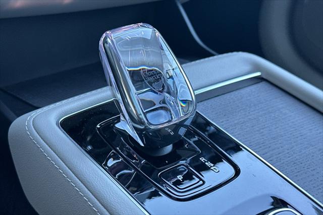 2026 Volvo XC90 Plug-In Hybrid Ultra, T8 AWD, Electric/Gasoline, Bright, 7 Seats