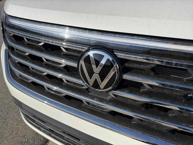 2026 Volkswagen Atlas SE with Technology